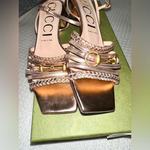 Authentic Gucci Women’s Horsebit Salmon Pink Metallic Leather Strap Logo Sandals - Picture 5 of 13